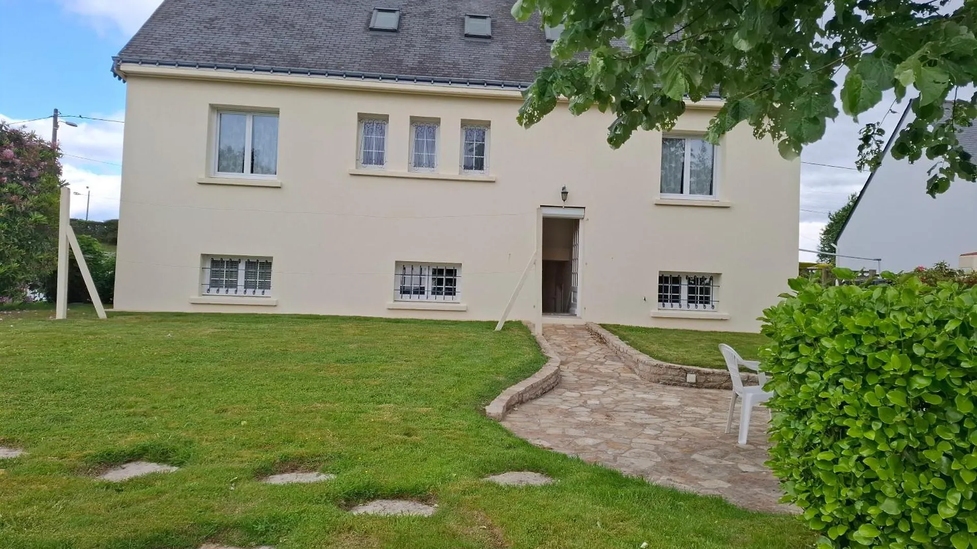 La Roseraie Séglien Semesterbostad